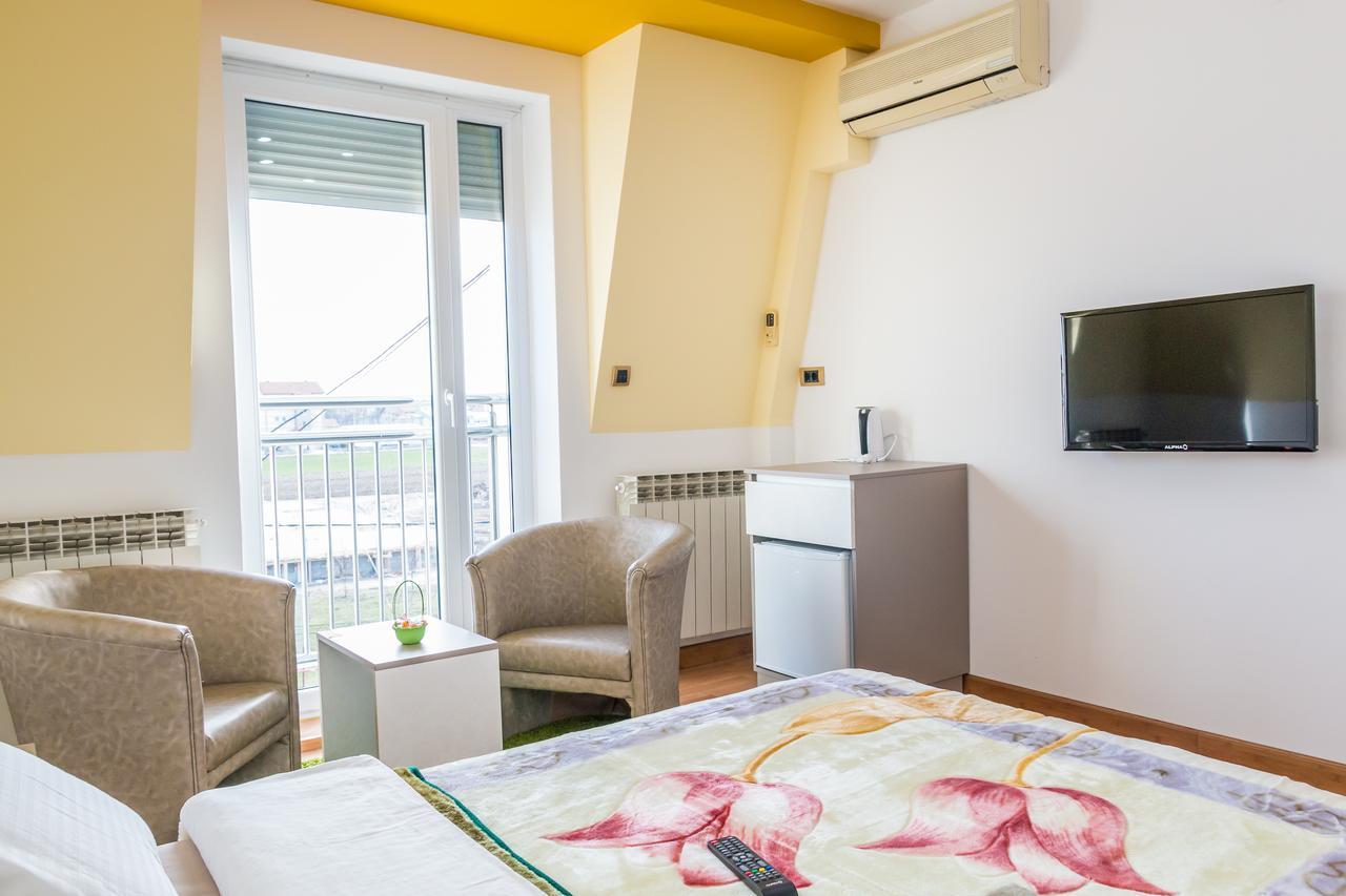 Kalanj Apartmani I Sobe ベオグラード エクステリア 写真