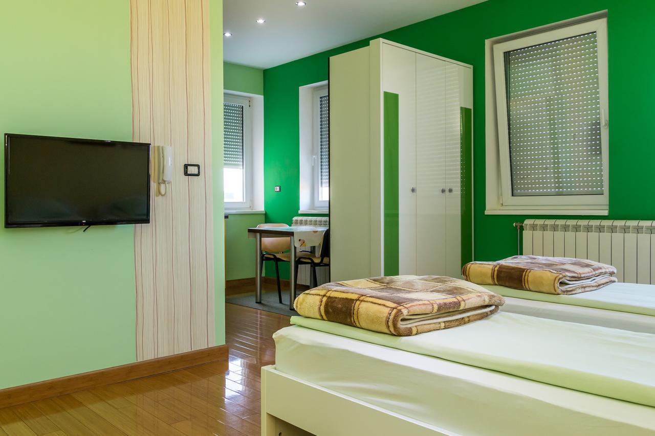 Kalanj Apartmani I Sobe ベオグラード エクステリア 写真