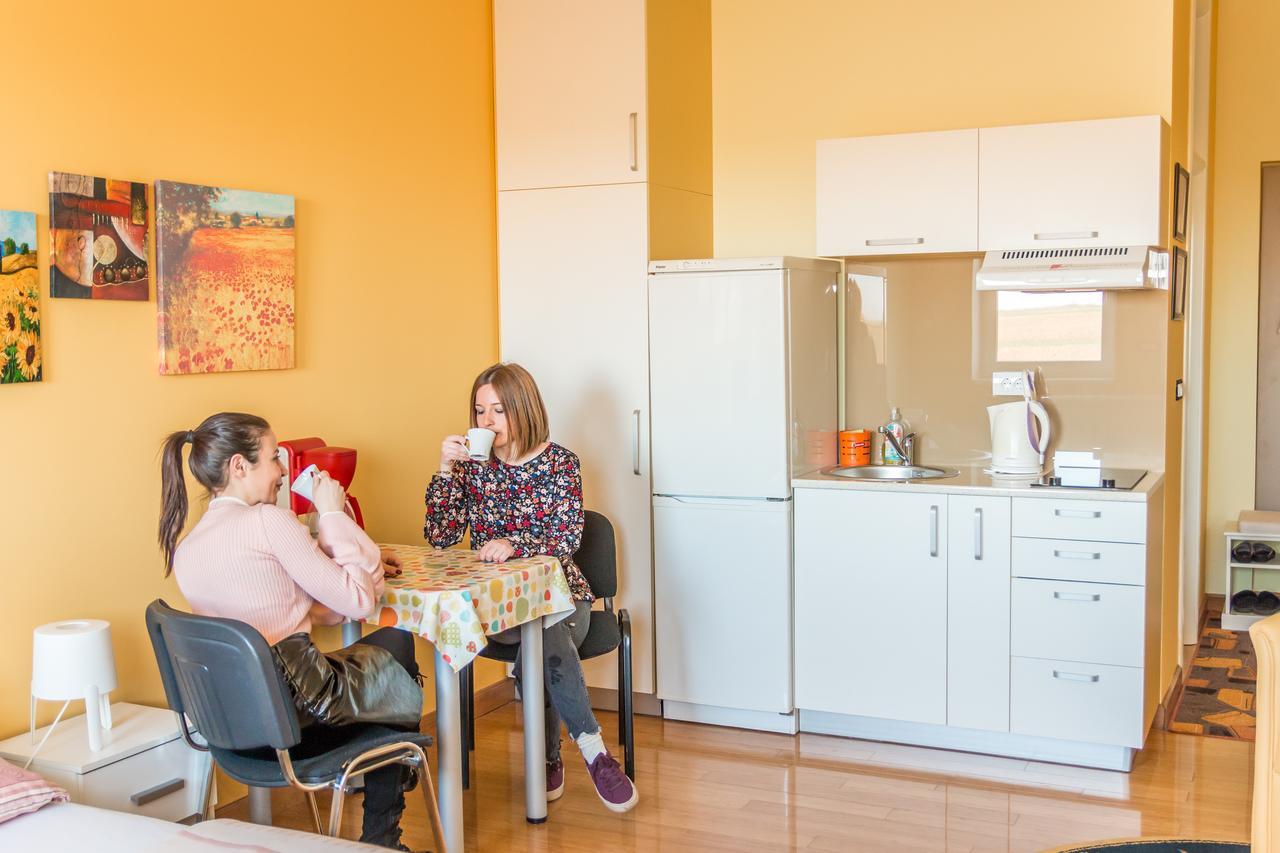 Kalanj Apartmani I Sobe ベオグラード エクステリア 写真